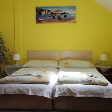 Hotel Formule Decin Luaran gambar
